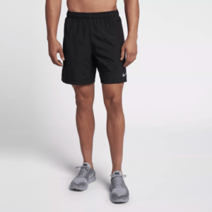 Short Nike Challenger - Léger, respirant et conçu pour la performance. Idéal pour vos courses quotidiennes.